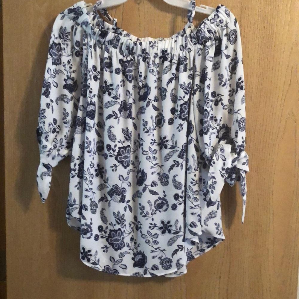 Fortune & Ivy off-shoulder top